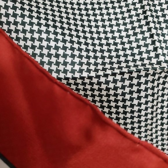 Vintage Silk Scarf Neckerchief Hunter Green Red Houndstooth Hand Rolled 19" - Picture 4 of 7